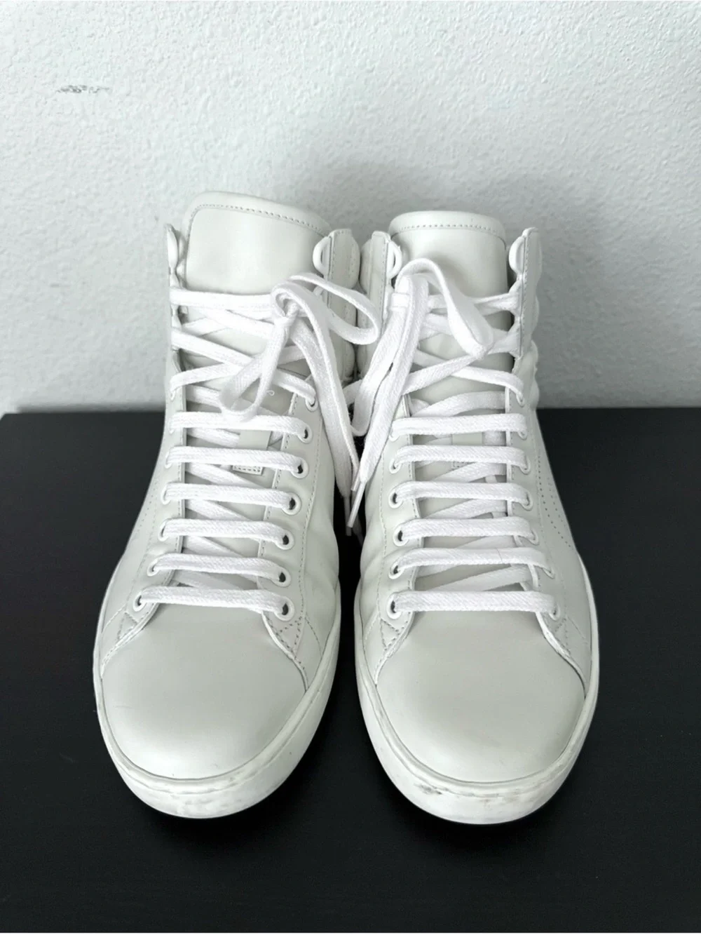 EUC Gucci Ace Interlocking G Logo White Leather High Top Sneakers